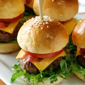 Mini classic hamburger
